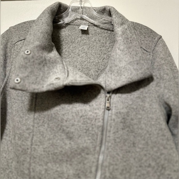 ✨Old Navy Gray Knit Jacket – Cozy Chic Zip-Up for Everyday Elegance 🤍 - Picture 3 of 5
